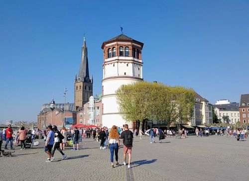 德國杜塞道夫必玩-Schlossturm 城堡塔樓 = 宮塔