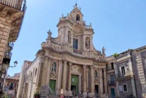 義大利卡塔尼亞 Catania 必玩 - Basilica della Collegiata 學院教堂 = 大學教堂