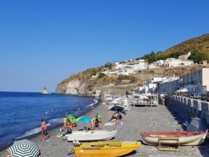 義大利利帕里島 ISOLA DI LIPARI 必玩 - Spiaggia di Acquacalda 阿誇卡爾達海灘