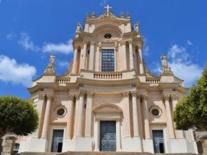 義大利莫迪卡 = 莫迪克 Modica (西西里語 Muòrica)必玩 - Chiesa di San Giovanni Evangelista 聖喬瓦尼·伊万格里斯塔教堂