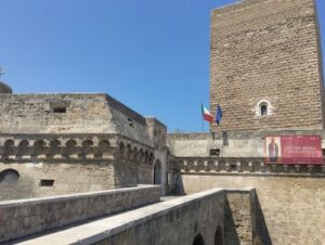 義大利巴里 Bari (巴里方言 Bare) 必玩 - Polo museale della Puglia = Castello Normanno-Svevo 斯瓦比亞城堡