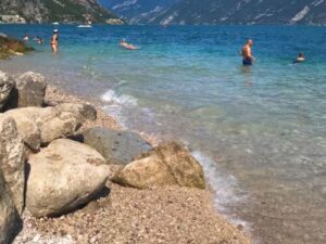 義大利威尼斯 利莫內·蘇爾·加爾達 Limone sul Garda 必玩 - Spiaggia Cola 可樂海灘