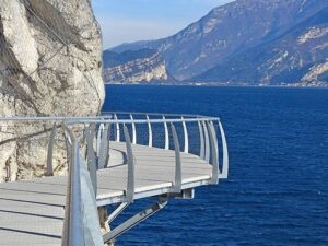 義大利威尼斯 利莫內·蘇爾·加爾達 Limone sul Garda 必玩 - Ciclopedonale Limone 自行車道