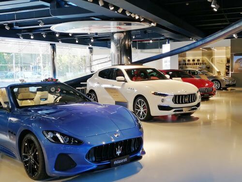 義大利摩德納 = 蒙地拿 Modena必玩 - Maserati Showroom Modena 瑪莎拉蒂展示中心