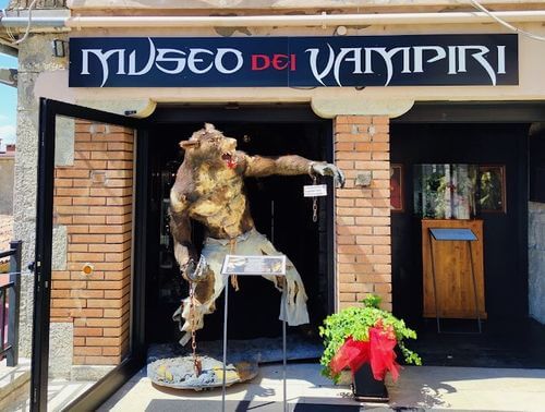 義大利聖馬利諾 San Marino (= Repubblica di San Marino 聖馬利諾共和國) 必玩 - Museo delle Creature Notturne – Vampiri e Licantropi 吸血鬼博物館