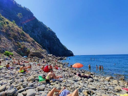 義大利Cinque Terre 五漁村 = 五鄉地必玩 - Spiaggia di Riomaggiore 里奧馬焦雷海灘