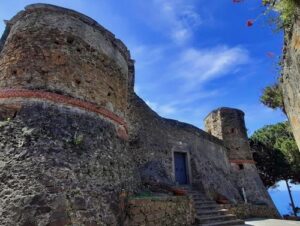 義大利Cinque Terre 五漁村 = 五鄉地必玩 - Castello di Riomaggiore 里奧馬焦雷城堡
