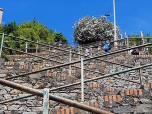 義大利Cinque Terre 五漁村 = 五鄉地必玩 - Scalinata Lardarina 登山階梯