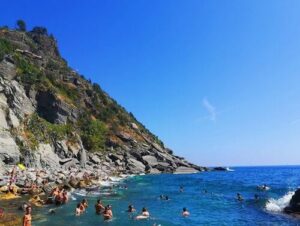 義大利Cinque Terre 五漁村 = 五鄉地必玩 - Spiaggia di Vernazza 韋爾納扎海灘