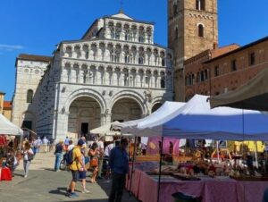 義大利盧卡 Lucca必玩 - Mercato Antiquario Lucca 盧卡假日古董市集