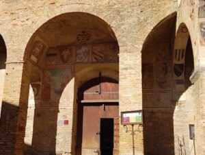 義大利San Gimignano 聖吉米尼亞諾 = 聖吉米納諾必玩 - Museo d'Arte Sacra 薩克拉博物館 = 神聖藝術博物館