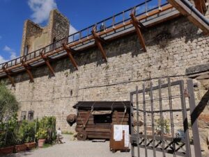 義大利蒙特里久尼 = 蒙特里焦尼 Monteriggioni必玩 - Mura di Monteriggioni 蒙特里久尼中世紀古城牆
