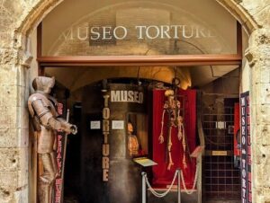 義大利San Gimignano 聖吉米尼亞諾 = 聖吉米納諾必玩 - Museo Della Tortura 酷刑博物館