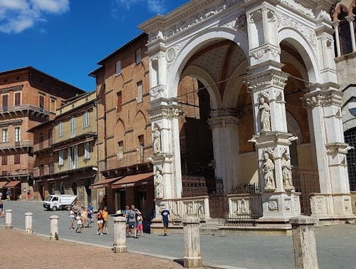 義大利西恩納 = 錫耶納 Siena 必玩 - Cappella di Piazza 廣場小堂