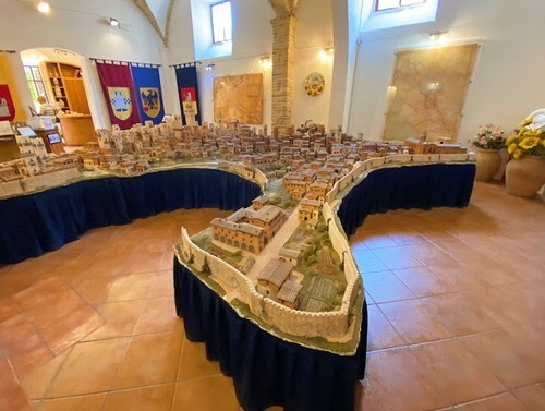 義大利San Gimignano 聖吉米尼亞諾 = 聖吉米納諾必玩 - San Gimignano 1300 微型城市博物館
