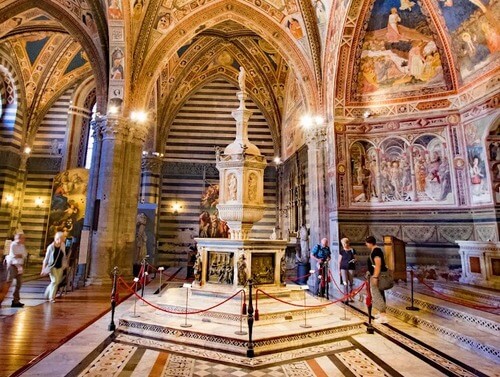 義大利西恩納 = 錫耶納 Siena 必玩 - Duomo di Siena 西恩納主教座堂 = 錫耶納主教座堂 - Battistero di San Giovanni Battista 聖喬瓦尼洗禮堂