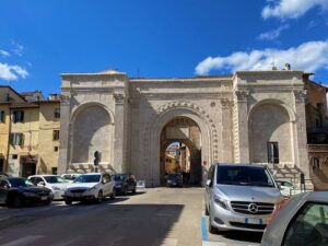 義大利 Perugia 佩魯賈必玩 - Porta San Pietro 聖彼得門 = Porta Romana 羅馬門