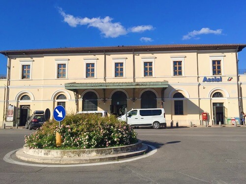義大利 Assisi 阿西西 = 亞西西必玩 - Stazione di Assisi 阿西西火車站