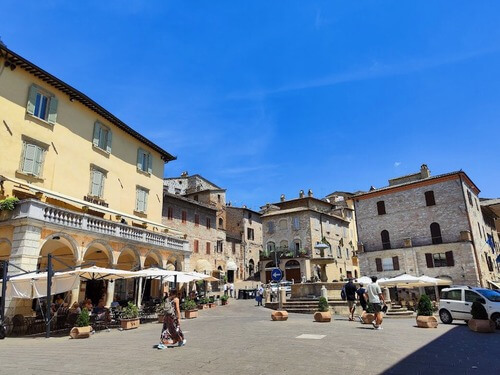 義大利 Assisi 阿西西 = 亞西西必玩 - Piazza del Comune Assisi 市政廣場