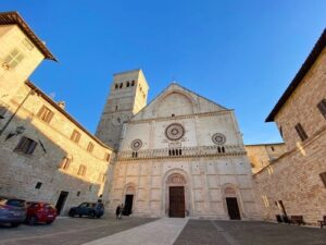 義大利 Assisi 阿西西 = 亞西西必玩 - La Cattedrale di San Rufino = Duomo di San Rufino 聖魯菲諾主教座堂 = 聖路斐樂主教座堂