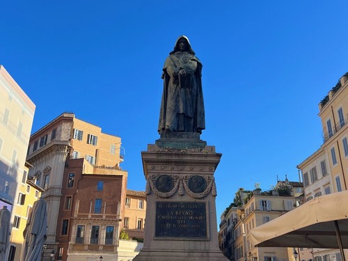 義大利 Rome 羅馬 (義語 Roma) 必玩 - Campo di Fiori 鮮花廣場 - Monumento a Giordano Bruno 喬丹諾·布魯諾雕塑