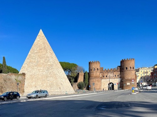 義大利 Rome 羅馬 (義語 Roma) 必玩 - Piramide di Caio Cestio 塞斯提伍斯金字塔 = Piramide di Roma 羅馬金字塔 - Mura Aureliane 奧勒良城牆