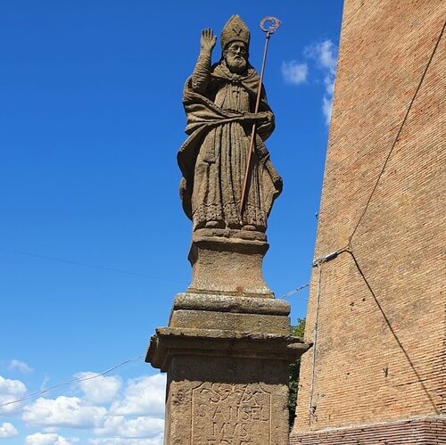 義大利 Bomarzo 博馬爾佐=波瑪索必玩 - Statua benedicente di Sant'Anselmo 聖安瑟姆雕像