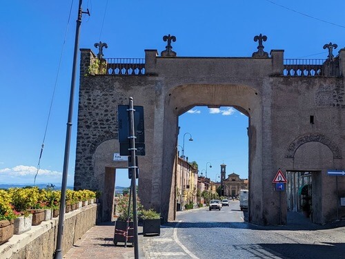 義大利 Ronciglione 龍奇廖內 = 隆奇廖內 = 龍西廖內必玩 - Porta Romana o di San Giovanni (sec. XVII)