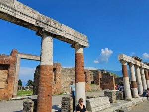 義大利龐貝 = 蓬佩伊 Pompeii 必玩 - Regio VII 15 Portico of Concordia Augusta - Building of Eumachia (義 Portico della Concordia Augusta - Edificio di Eumachia)