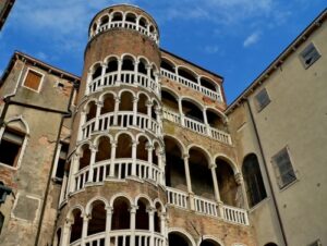 義大利威尼斯 Venice 聖馬可區 Sestiere San Marco 必玩 - Palazzo Contarini del Bovolo = Scala Contarini del Bovolo 蝸牛宮