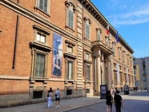 義大利Milan 米蘭 (義語 Milano) 必玩 - Accademia di Belle Arti di Brera 布雷拉美術學院 = 國立米蘭美術學院 = Accademia di Brera = Palazzo di Brera = Pinacoteca di Brera 布雷拉美術館 = 布雷拉畫廊 = Cortile d'onore del Palazzo di Brera 布雷拉宮榮譽庭院 = Biblioteca Nazionale Braidense di Brera 布雷拉國立圖書館 = Biblioteca Nazionale Braidense = Orto Botanico di Brera 布雷拉植物園 = Hortus Botanicus Braidensis = Museo Astronomico di Brera 布雷拉天文博物館 = Museo Astronomico-Orto Botanico di Brera = INAF - Osservatorio Astronomico di Brera = Palazzo Citterio 奇特里奧宮