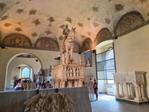 義大利Milan 米蘭 (義語 Milano) 必玩 - Castello Sforzesco 斯福爾扎城堡 = 斯福爾扎古堡 = Castello di Porta Giovia = Musei del Castello Sforzesco 斯福爾扎城堡博物館 = Museo della Pietà Rondanini 隆達尼尼聖殤博物館 = Cortile della Rocchetta 羅凱塔庭院 = Piazza Castello 城堡廣場 = 卡斯特羅廣場 = Fontana di Piazza Castello (= Turta di spus)