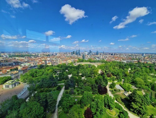 義大利Milan 米蘭 (義語 Milano) 必玩 - Parco Sempione 森皮奧內公園 = Ponte delle Sirenette 美人魚橋 = Ponte delle sorelle Ghisini = Arco della Pace 和平門 = Porta Sempione = Arena Civica Gianni Brera 奇維克體育場 = Anfiteatro di Milano = Arena Civica = Acquario Civico di Milano 米蘭市立水族館 = Acquario Civico e Stazione Idrobiologica di Milano = Palazzo della Triennale di Milano 米蘭三年展宮 = Palazzo dell'Arte = Torre Branca 白塔 = 布蘭卡塔 = Torre Eiar = Torre Littoria = Torre del Parco