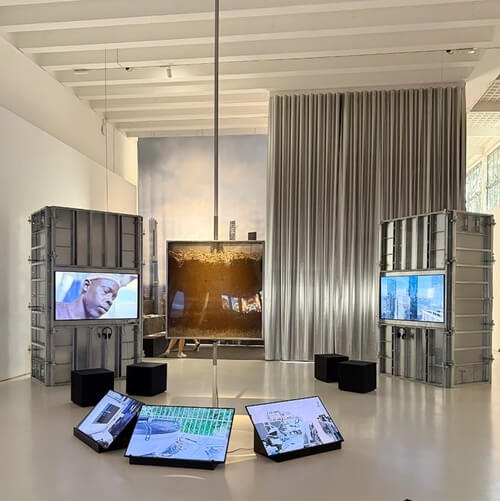 義大利Milan 米蘭 (義語 Milano) 必玩 - Parco Sempione 森皮奧內公園 = Ponte delle Sirenette 美人魚橋 = Ponte delle sorelle Ghisini = Arco della Pace 和平門 = Porta Sempione = Arena Civica Gianni Brera 奇維克體育場 = Anfiteatro di Milano = Arena Civica = Acquario Civico di Milano 米蘭市立水族館 = Acquario Civico e Stazione Idrobiologica di Milano = Palazzo della Triennale di Milano 米蘭三年展宮 = Palazzo dell'Arte = Torre Branca 白塔 = 布蘭卡塔 = Torre Eiar = Torre Littoria = Torre del Parco