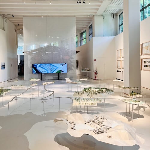 義大利Milan 米蘭 (義語 Milano) 必玩 - Parco Sempione 森皮奧內公園 = Ponte delle Sirenette 美人魚橋 = Ponte delle sorelle Ghisini = Arco della Pace 和平門 = Porta Sempione = Arena Civica Gianni Brera 奇維克體育場 = Anfiteatro di Milano = Arena Civica = Acquario Civico di Milano 米蘭市立水族館 = Acquario Civico e Stazione Idrobiologica di Milano = Palazzo della Triennale di Milano 米蘭三年展宮 = Palazzo dell'Arte = Torre Branca 白塔 = 布蘭卡塔 = Torre Eiar = Torre Littoria = Torre del Parco