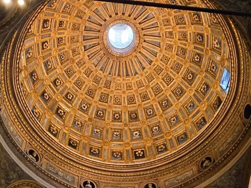 義大利Milan 米蘭 (義語 Milano) 必玩 - Chiesa di Santa Maria Presso San Satiro 聖沙弟樂聖母堂 = 聖薩蒂羅聖母瑪利亞教堂 = 聖薩蒂羅聖母教堂 = Basilica Prepositurale di Santa Maria Presso San Satiro = Cappella di San Satiro 聖薩蒂羅禮拜堂 = Sacello di San Satiro = Cappella di Pietà