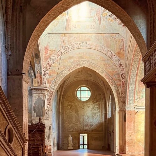 義大利Milan 米蘭 (義語 Milano) 必玩 - Abbazia di Chiaravalle Milanese 齊亞拉瓦萊修道院 = 基亞拉瓦萊修道院 = Monastero di Santa Maria di Chiaravalle