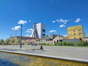 義大利Milan 米蘭 (義語 Milano) 必玩 - Fondazione Prada 普拉達藝術基金會 = Torre di Fondazione Prada = Prada Cafè Bar Luce