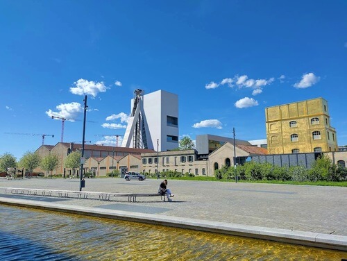 義大利Milan 米蘭 (義語 Milano) 必玩 - Fondazione Prada 普拉達藝術基金會 = Torre di Fondazione Prada = Prada Cafè Bar Luce