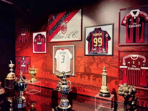 義大利Milan 米蘭 (義語 Milano) 必玩 - Casa Milan - Museo Mondo Milan 米蘭之家 - 米蘭世界博物館 = Associazione Calcio Milan (= AC Milan) 米蘭足球協會