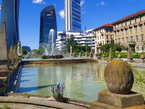 義大利Milan 米蘭 (義語 Milano) 必玩 - CityLife Shopping District 城市生活購物區 = Piazza Tre Torri = Parco Tre Torri 三塔公園 = Parco Citylife = Fontana delle Quattro Stagioni 四季噴泉