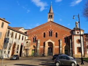 義大利Milan 米蘭 (義語 Milano) 必玩 - Basilica di Sant’Eustorgio 聖歐斯托焦大教堂 = 聖尤斯托吉奧聖殿 = Chiostri di Sant’Eustorgio = Museo della Basilica di Sant’Eustorgio 聖歐斯托焦聖殿博物館 = Museo di Sant'Eustorgio = Cappella dei Magi 賢士禮拜堂 = 三王禮拜堂 = Cappella Portinari 波爾蒂納里禮拜堂 = 波爾蒂納裡禮拜堂 = Museo Diocesano Carlo Maria Martini 卡洛·瑪麗亞·馬蒂尼教區博物館 = Museo Diocesano di Milano