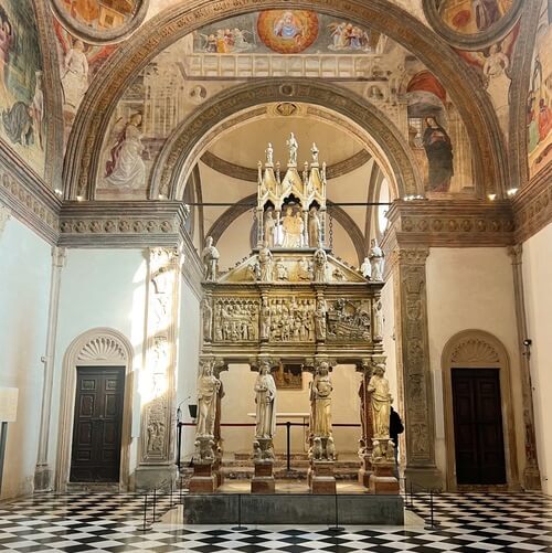 義大利Milan 米蘭 (義語 Milano) 必玩 - Basilica di Sant’Eustorgio 聖歐斯托焦大教堂 = 聖尤斯托吉奧聖殿 = Chiostri di Sant’Eustorgio = Museo della Basilica di Sant’Eustorgio 聖歐斯托焦聖殿博物館 = Museo di Sant'Eustorgio = Cappella dei Magi 賢士禮拜堂 = 三王禮拜堂 = Cappella Portinari 波爾蒂納里禮拜堂 = 波爾蒂納裡禮拜堂 = Museo Diocesano Carlo Maria Martini 卡洛·瑪麗亞·馬蒂尼教區博物館 = Museo Diocesano di Milano