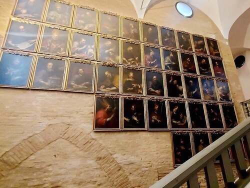 義大利Milan 米蘭 (義語 Milano) 必玩 - Basilica di Sant’Eustorgio 聖歐斯托焦大教堂 = 聖尤斯托吉奧聖殿 = Chiostri di Sant’Eustorgio = Museo della Basilica di Sant’Eustorgio 聖歐斯托焦聖殿博物館 = Museo di Sant'Eustorgio = Cappella dei Magi 賢士禮拜堂 = 三王禮拜堂 = Cappella Portinari 波爾蒂納里禮拜堂 = 波爾蒂納裡禮拜堂 = Museo Diocesano Carlo Maria Martini 卡洛·瑪麗亞·馬蒂尼教區博物館 = Museo Diocesano di Milano