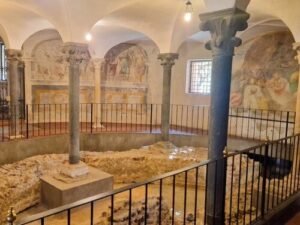 義大利Milan 米蘭 (義語 Milano) 必玩 - Basilica di Sant’Eustorgio 聖歐斯托焦大教堂 = 聖尤斯托吉奧聖殿 = Chiostri di Sant’Eustorgio = Museo della Basilica di Sant’Eustorgio 聖歐斯托焦聖殿博物館 = Museo di Sant'Eustorgio = Cappella dei Magi 賢士禮拜堂 = 三王禮拜堂 = Cappella Portinari 波爾蒂納里禮拜堂 = 波爾蒂納裡禮拜堂 = Museo Diocesano Carlo Maria Martini 卡洛·瑪麗亞·馬蒂尼教區博物館 = Museo Diocesano di Milano