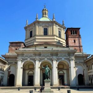 義大利Milan 米蘭 (義語 Milano) 必玩 - Basilica di San Lorenzo Maggiore 聖老楞佐馬焦雷聖殿 = 聖洛倫索馬焦雷大教堂 = Basilica Collegiata Prepositurale di San Lorenzo Maggiore = Cappella di Sant'Aquilino 聖阿奎利諾禮拜堂 = 聖阿基利諾禮拜堂 = Cappella di Sant'Ippolito 聖伊波利托禮拜堂 = Cappella del Conte = Colonne di San Lorenzo 聖洛倫索柱 = 聖老楞佐柱 = San Lorenzo alle Colonne = Piazza delle Colonne di San Lorenzo = Monumento a Costantino Imperatore 君士坦丁大帝紀念碑 = Statua di Costantino = Piazza Vetra 維特拉廣場