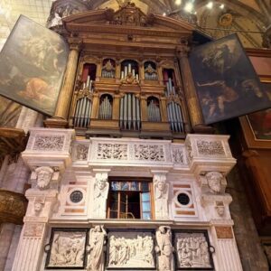 義大利Milan 米蘭 (義語 Milano) 必玩 - Duomo di Milano 米蘭主教座堂 = 米蘭大教堂 = Basilica Cattedrale Metropolitana di Santa Maria Nascente = Cattedrale Metropolitana della Natività della Beata Vergine Maria = Piazza del Duomo 大教堂廣場 = 主教座堂廣場 = 杜莫廣場