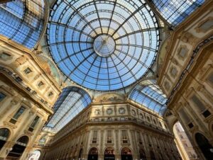 義大利Milan 米蘭 (義語 Milano) 必玩 - Galleria Vittorio Emanuele II 維托里奧·埃馬努埃萊二世長廊 = 艾曼紐二世迴廊 = 埃馬努埃萊二世拱廊街 = La Rinascente = Rinascente Milano 文藝復興百貨 = La Rinascente S.p.A.