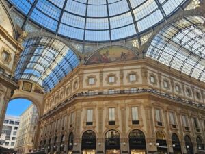 義大利Milan 米蘭 (義語 Milano) 必玩 - Galleria Vittorio Emanuele II 維托里奧·埃馬努埃萊二世長廊 = 艾曼紐二世迴廊 = 埃馬努埃萊二世拱廊街 = La Rinascente = Rinascente Milano 文藝復興百貨 = La Rinascente S.p.A.