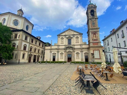 義大利Milan 米蘭 (義語 Milano) 必玩 - Santuario di San Bernardino alle Ossa 聖貝納迪諾骸骨教堂 = Chiesa di San Bernardino ai Morti = Chiesa di San Bernardino alle Ossa = Ossario della Chiesa di San Bernardino alle Ossa = Basilica di Santo Stefano Maggiore 聖斯特凡諾馬焦雷大教堂 = 聖斯德望大殿 = Chiesa di Santo Stefano in Brolo = Chiesa di Santo Stefano alla Porta